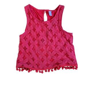 Xhiliration Cropped Red Lace Tank with Button and Keyhole in back, S